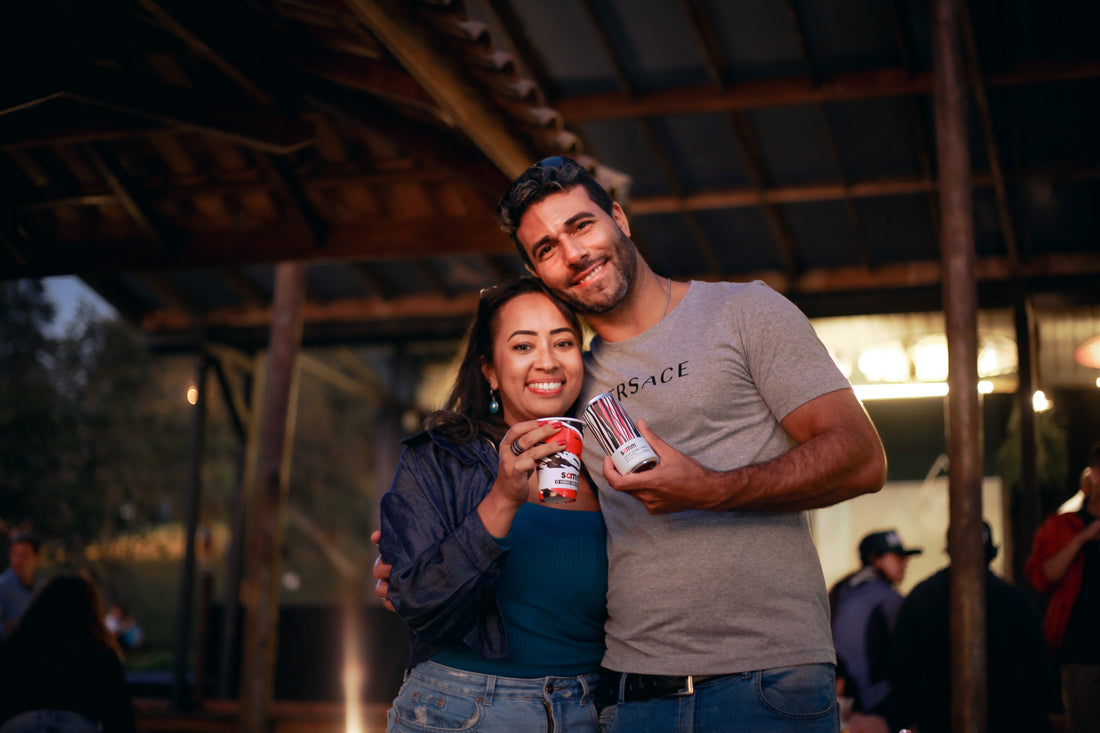 O retorno do convívio: por que os encontros informais estão reacendendo o consumo de vinho.