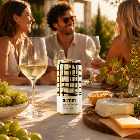 Por que algumas vinícolas enterram o vinho em ânforas de barro?