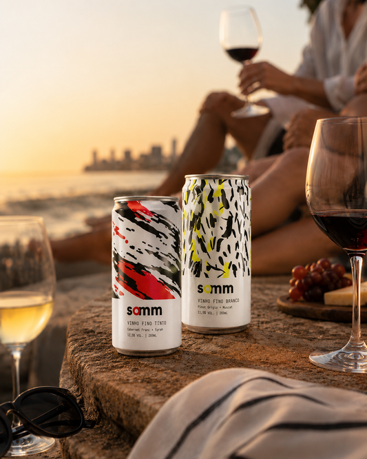 Por que brindamos antes de beber vinho? A origem de um dos rituais mais conhecidos do mundo